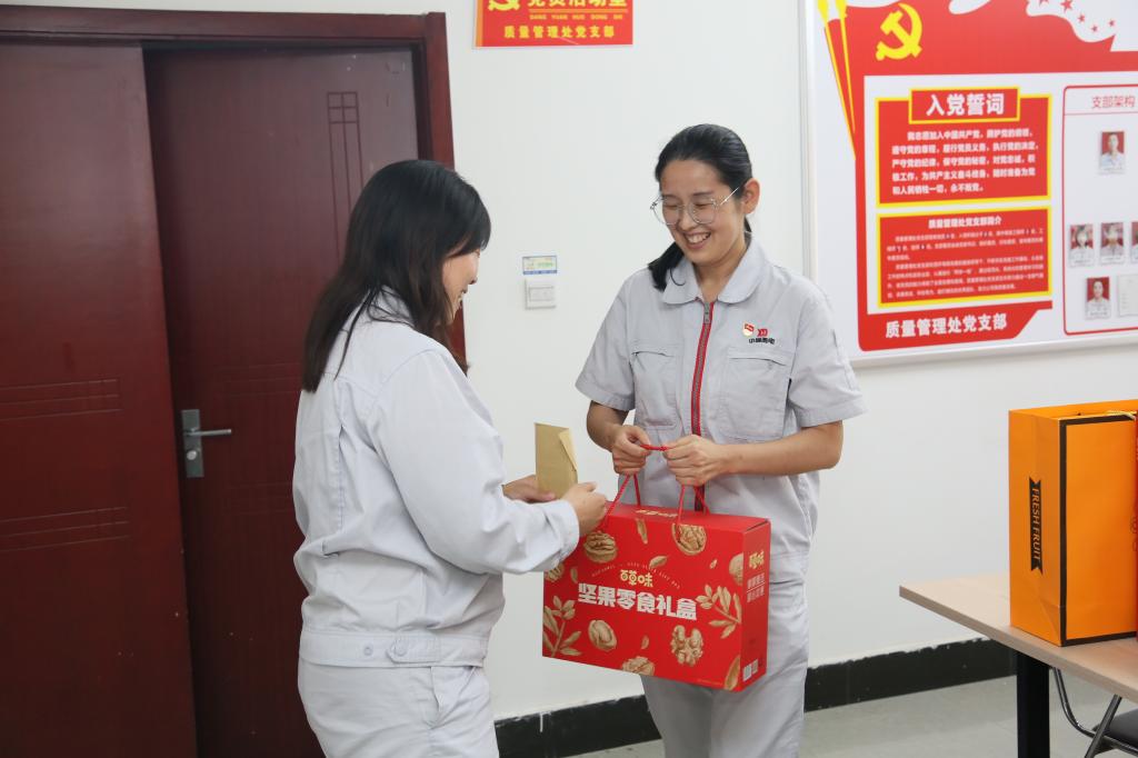 尊龙时凯有限组织开展“七一”前走访慰问-尊龙时凯